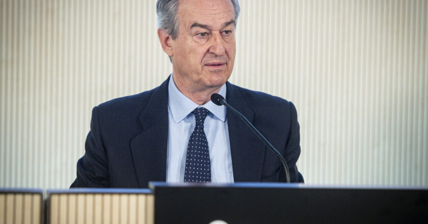 Últimas entrevistas de César Gonzalez-Bueno sobre la OPA a Banco Sabadell.