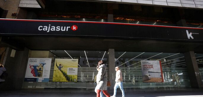 Finalmente la marca CajaSur desparecerá y se convertirá en KutxaBank.